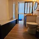 Hébergement de vacances Maison De Avec Piscine *